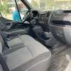 Renault Master fourgon utilitaire grand volume blanc thumb 2
