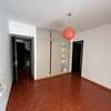Appartement F3 salon à louer au plateau thumb 4
