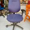 Chaises en plastique et chaises de bureaux thumb 6