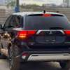 Mitsubishi outlander se thumb 10