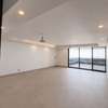 F5 DE 260M² A LOUER thumb 9