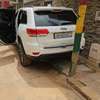 Jeep Grand Cherokee SUV blanc polyvalent thumb 2