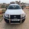 MITSUBISHI L200 DOUBLE CABINE thumb 0