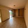 APPARTEMENT F2 À VENDRE AU POINT E thumb 7