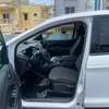 Ford SUV compact blanc maniable et confortable thumb 2