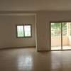 Immeuble R+2 de bureau  F47 aux Almadies thumb 3