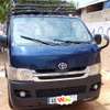 Toyota hiace thumb 1