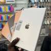 IPad 8th Génération thumb 2