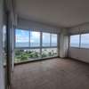 Bel appartement sur Corniche Plateau thumb 2