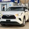 Toyota Highlander 2023 4cylindre thumb 2