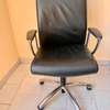 Chaises en plastique et chaises de bureaux thumb 4