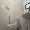 Appartement moderne lumineux avec grandes baies vitrées thumb 3