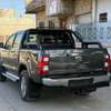 Toyota hilux invincible 2017 thumb 3