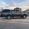 Mitsubishi Pajero 4X4 thumb 2