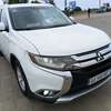 Mitsubishi Outlander 7places 2016 thumb 2