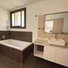Villa contemporaine avec piscine thumb 4
