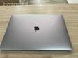 MacBook pro 2019 i7 touch bar