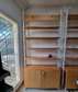 Meuble d’exposition en bois de sapin