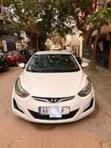 Hyundai Elantra blanche automatique essence