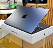 MacBook Air M4 Année 2025– 13” | Midnight