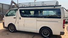 MINIBUS TOYOTA HIACE