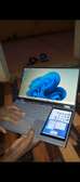 Ordinateur portable laptop .