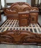 Lit 3 places avec les 2 commodes