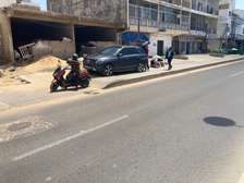 Terrain commercial sur la rte des Almadies