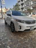 Kia Sorento SUV blanc spacieux et confortable