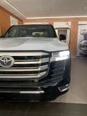TOYOTA LAND CRUISER LC300 2024