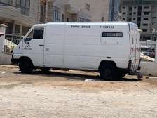 Location de Fourgonnette de 3,5 tonnes avec chauffeur