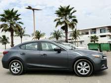 Location Mazda 3 2018