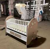 Berceau bébé blanc avec tiroir de rangement bois