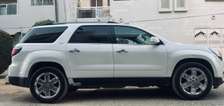LOCATION  GMC ACADIA  07 PLACES TOIT OUVRANT