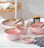 Service vaisselle porcelaine marbré liseré doré complet