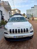 Location avec chauffeur de Jeep Cherokee