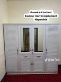 Armoire marron blanc et gris