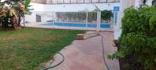 Villa piscine jardin à louer almadies