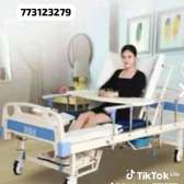 Lit médicalisé multifonctions