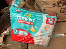 Couches Pampers taille 3 et 5