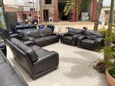 7 places en cuir
