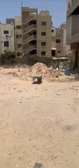 A VENDRE UN TERRAIN DE 300 M2 ANGLE A LA BOA