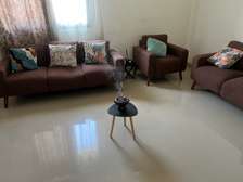 Salon 6 places en tissu marron a vendre