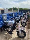 MOTO 3 ROUES A MOTEUR