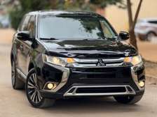 Mitsubishi Outlander 2019 venant 7 places 4 cylindres