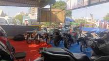 Motos