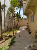 Villa d'angle a vendre aux Almadies