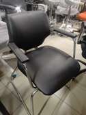 Chaise visiteur bureau noir similicuir accoudoirs