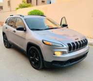 Jeep Cherokee 4x4 SUV Gris Argenté Jantes Noires