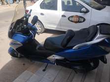 Je bassarde se joly honda sulver 600 avec cata grise
